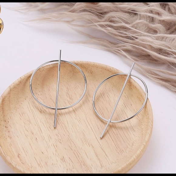 FREE❗️WITH BUNDLE❗️ Black Geometric Big Circle Earrings Silver/Black/Gold NWT - Picture 7 of 8